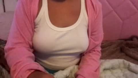 honeyyy89 online show from May 17, 2026, 12:34 pm