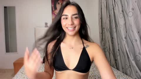 Snapshot of honney_bunny1 chatting on December 19, 2024, 12:34 am Andrea online show from December 19, 2024, 12:34 am