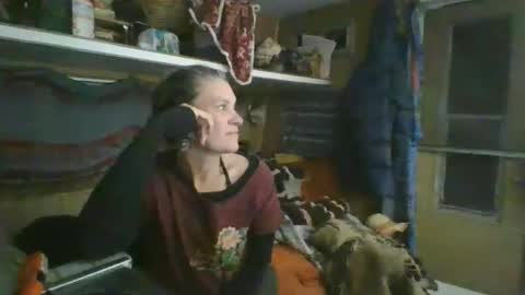 hoodoou online show from February 11, 2026, 2:49 am