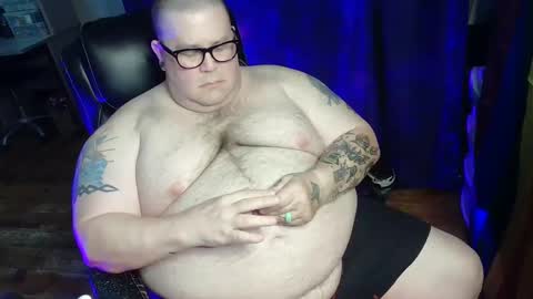 Snapshot of hoosierdaddyxl chatting on September 8, 2025, 6:18 pm Sir online show from September 8, 2025, 6:18 pm