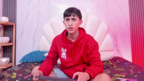 hoot_booys_ online show from December 14, 2025, 8:46 pm