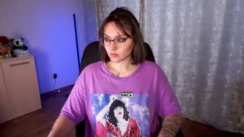 Karina online show from October 22, 2025, 3:07 am