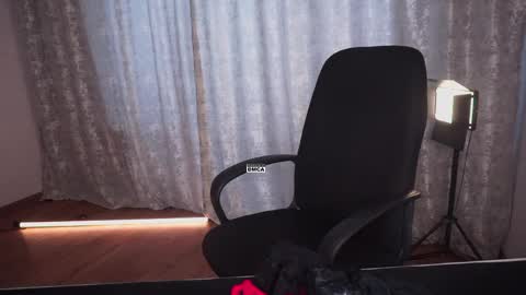 Karina online show from March 21, 2026, 4:17 am