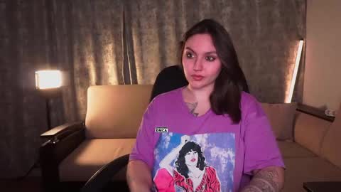 Snapshot of hoot_owl_cb chatting on May 8, 2026, 3:06 pm Karina online show from May 8, 2026, 3:06 pm