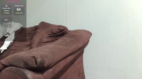 Nakedskinnybigd online show from April 12, 2026, 3:55 am