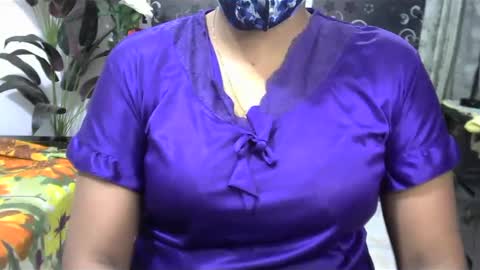 Snapshot of horneydesibaby chatting on February 24, 2025, 5:53 pm horneydesibaby online show from February 24, 2025, 5:53 pm