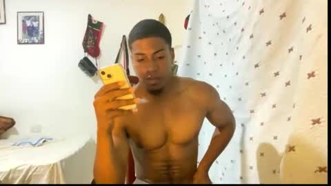 Snapshot of horneyguy2399 chatting on May 7, 2026, 2:33 pm sugarbaby online show from May 7, 2026, 2:33 pm