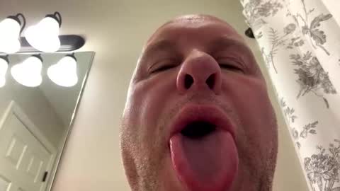 hornieecum online show from February 13, 2025, 11:39 am