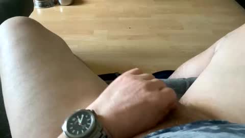 Snapshot of horny_147 chatting on May 11, 2026, 12:11 pm Cum suck Me off online show from May 11, 2026, 12:11 pm