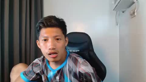 Snapshot of horny_asianmoreno chatting on September 22, 2025, 9:17 pm ROGER online show from September 22, 2025, 9:17 pm