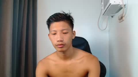 Snapshot of horny_asianmoreno chatting on October 13, 2025, 3:39 am ROGER online show from October 13, 2025, 3:39 am