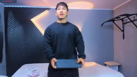 Snapshot of horny_nick18 chatting on May 1, 2026, 11:48 am horny_nick18 online show from May 1, 2026, 11:48 am