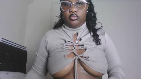 Snapshot of horny_sexxy_babe chatting on May 1, 2026, 1:05 pm Lucy online show from May 1, 2026, 1:05 pm