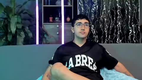 Snapshot of horny_twinks_guys chatting on June 14, 2026, 2:08 pm Alex and Camilo online show from June 14, 2026, 2:08 pm