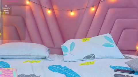 Khloe  online show from October 7, 2025, 12:46 pm