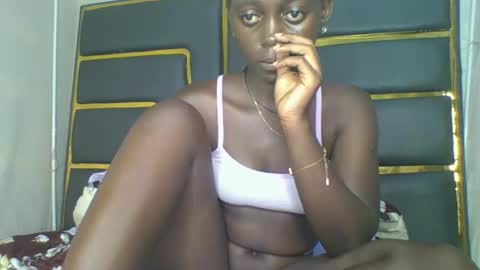 Snapshot of hornybella4 chatting on October 31, 2025, 11:17 pm Bella online show from October 31, 2025, 11:17 pm