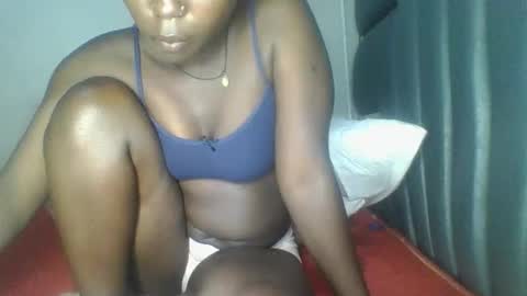Snapshot of hornybella84 chatting on May 19, 2026, 6:31 am Bella online show from May 19, 2026, 6:31 am