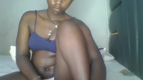 Snapshot of hornybella84 chatting on May 24, 2026, 6:07 am Bella online show from May 24, 2026, 6:07 am