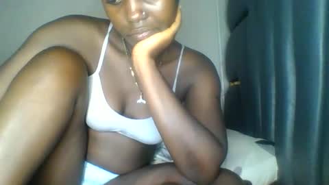 Snapshot of hornybella84 chatting on May 31, 2026, 7:26 am Bella online show from May 31, 2026, 7:26 am