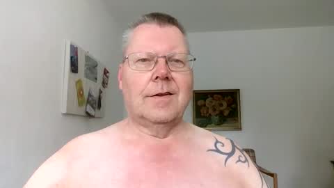 Snapshot of hornydick874303 chatting on September 14, 2025, 7:51 am Meikelmeier online show from September 14, 2025, 7:51 am