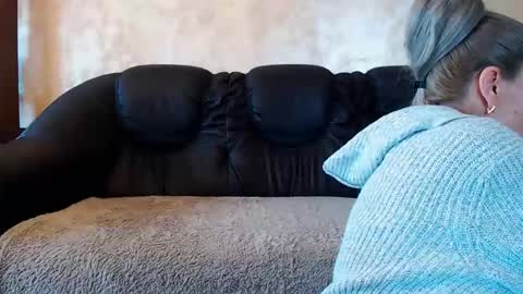 AshlineKatte online show from April 1, 2026, 9:54 am