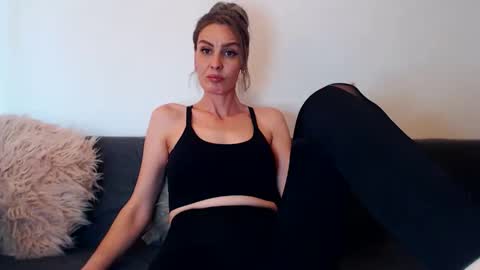 Snapshot of hornygirllx chatting on April 23, 2026, 12:29 pm AshlineKatte online show from April 23, 2026, 12:29 pm