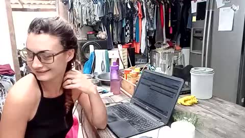 Nix  D online show from November 16, 2025, 7:25 am