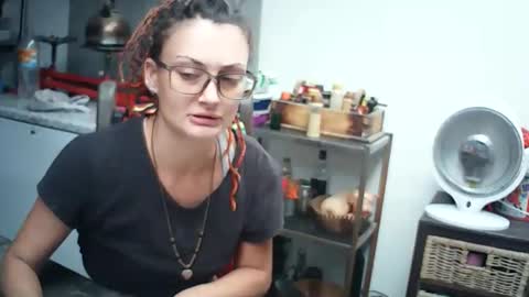 Snapshot of hornyhippies0080 chatting on May 24, 2026, 6:51 am Nix D online show from May 24, 2026, 6:51 am