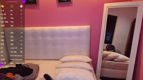 Valentina  online show from February 6, 2025, 12:37 pm