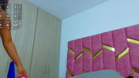 Valentina  online show from December 15, 2025, 11:36 am