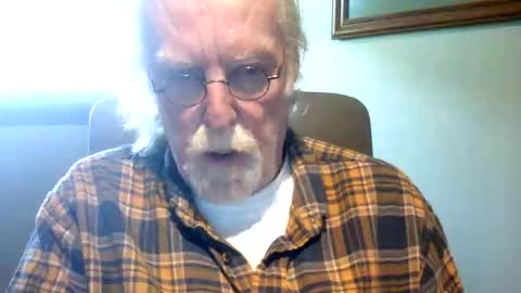 Snapshot of hornyinohio9 chatting on May 8, 2026, 12:32 pm HornyInOhio9 online show from May 8, 2026, 12:32 pm
