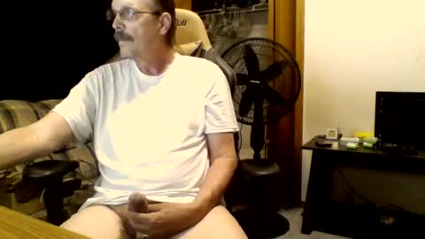 Snapshot of hornymanwi chatting on July 29, 2026, 12:03 pm hornymanwi online show from July 29, 2026, 12:03 pm
