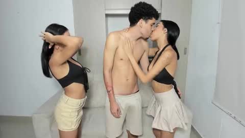 Snapshot of hornyshow_tv chatting on November 17, 2025, 12:16 am CLOE LONG BLACK HAIR - HARPPER BROWN HAIR online show from November 17, 2025, 12:16 am