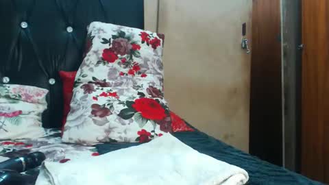 hornysnowie23x online show from September 20, 2025, 12:11 am