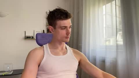 hornytwunk01 online show from September 17, 2025, 11:01 am