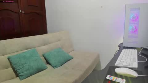 ronald and victoria online show from December 28, 2024, 3:04 am