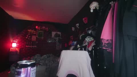 Snapshot of horror_circus chatting on December 16, 2024, 5:17 am Messalina Horror online show from December 16, 2024, 5:17 am