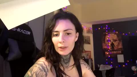 horrorqueen online show from March 26, 2026, 3:39 pm