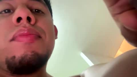 Snapshot of hot2512 chatting on February 24, 2025, 3:33 am hot2512 online show from February 24, 2025, 3:33 am