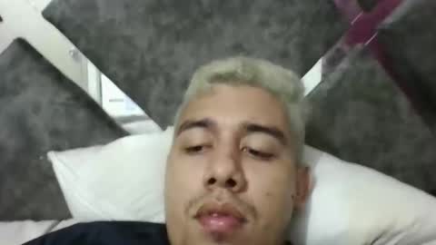 Snapshot of hot2512 chatting on December 18, 2025, 5:13 am hot2512 online show from December 18, 2025, 5:13 am