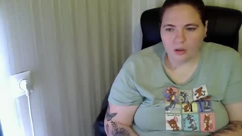 Snapshot of hot2panthers chatting on November 19, 2025, 5:35 pm hot2panthers online show from November 19, 2025, 5:35 pm