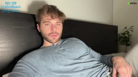 Snapshot of hot8pack01 chatting on December 19, 2024, 9:28 pm Edward aka Wolf online show from December 19, 2024, 9:28 pm