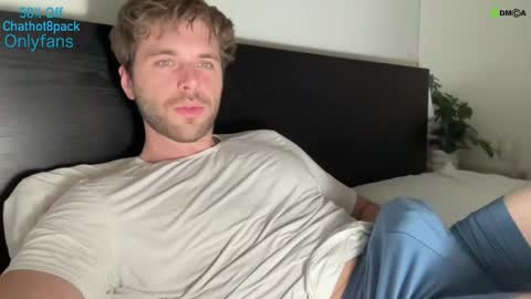 Snapshot of hot8pack01 chatting on January 8, 2025, 4:23 am Edward aka Wolf online show from January 8, 2025, 4:23 am