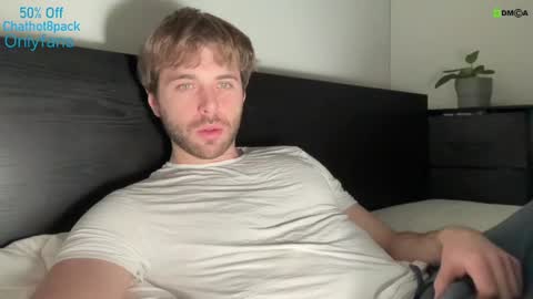 Snapshot of hot8pack01 chatting on January 29, 2025, 11:04 pm Edward aka Wolf online show from January 29, 2025, 11:04 pm