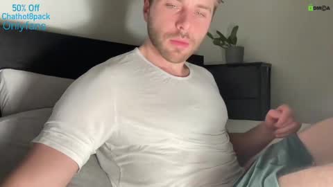 Snapshot of hot8pack01 chatting on February 13, 2025, 5:16 am Edward aka Wolf online show from February 13, 2025, 5:16 am