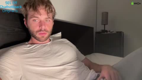 Snapshot of hot8pack01 chatting on September 30, 2025, 10:15 pm Edward aka Wolf online show from September 30, 2025, 10:15 pm