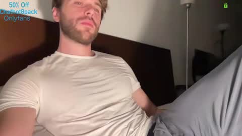 Snapshot of hot8pack01 chatting on November 6, 2025, 5:52 am Edward aka Wolf online show from November 6, 2025, 5:52 am