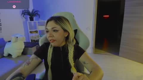   online show from December 17, 2025, 9:21 pm