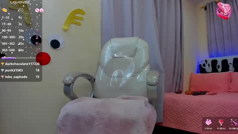 Snapshot of hot_beauty__ chatting on January 5, 2025, 9:15 am VALENTINA online show from January 5, 2025, 9:15 am