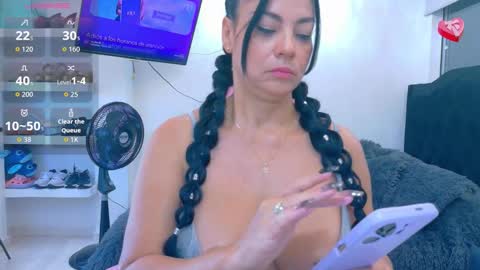Snapshot of hot_beauty__ chatting on November 8, 2025, 1:00 pm VALENTINA online show from November 8, 2025, 1:00 pm